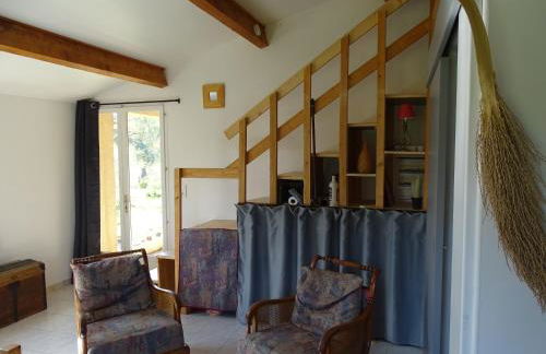 Studio idépendant au rez de chaussée d'une longère , terrasse , jardin - Photo 10