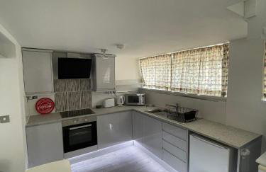 Magnolia Passageway to the Jurassic Coast. - Foto 1