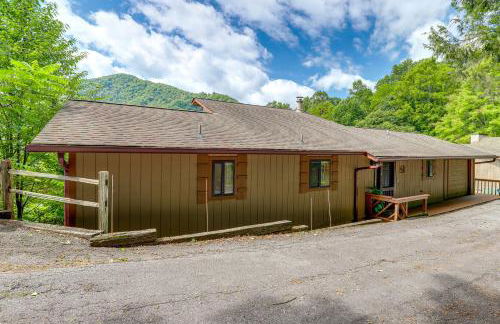 Maggie Valley Mountain Escape with Fireplace and Deck! - Foto 31