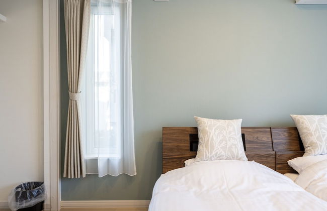 THE LUNA LOUNGE - Photo 10