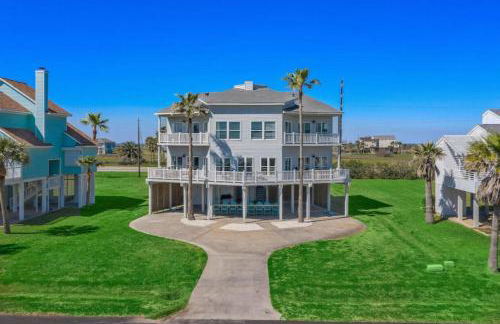 3-story beach house with incredible ocean views, steps to the beach - Photo 39