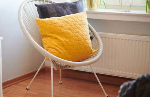 Lichtdurchflutende Wohnoase-Stilvoll-ruhig-kostenloser Parkplatz- 24-7 Self Check-in, bis zu 5 Personen, sehr geräumig - Foto 12