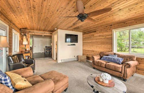 Lakefront Solon Springs Cabin with Private Dock! - Foto 7