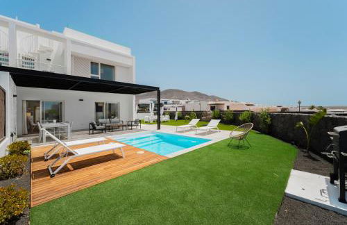 Villa Menta Relaxing corner in front of the Ocean - Photo 22