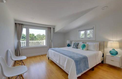 Cape Cod Home w/Ocean View, Roof Top, Pool & Hot Tub - Photo 26