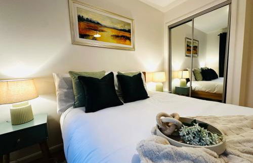 Modern 2 Bedroom Ground Floor Apartment near city centre - Photo 9