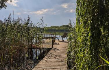 Modern bungalow with direct lake access and fireplace - Photo 4