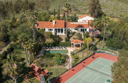 Resort-Style Estate w Pool Game Room Tennis Court Near Wineries The Tennis Ranch by AvantStay - Foto 65