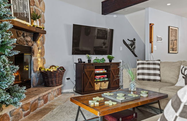 Slopeside Escape by Avantstay Walk to Ski Lifts Arcade Games Shuffleboard - Foto 6