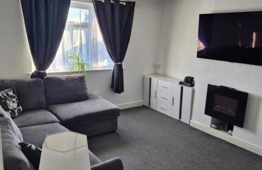 5 min from airport, luxury 2 bed apartment - Foto 1