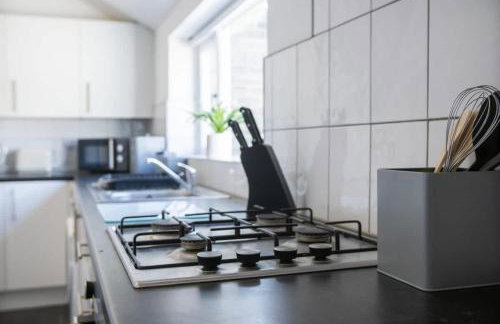 Elegantly 2-Bedroom in Ashington, Sleeps 3 - Photo 26