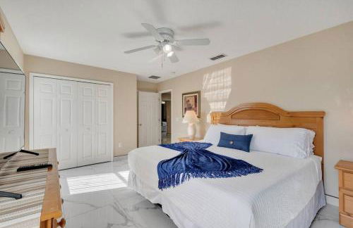 South Facing Pool, Close to Attractions, Remodeled - Foto 32