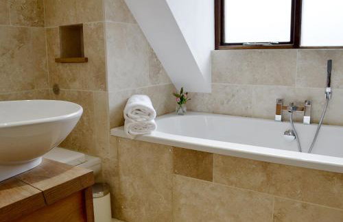 Coombe Wood Coach House - Foto 19