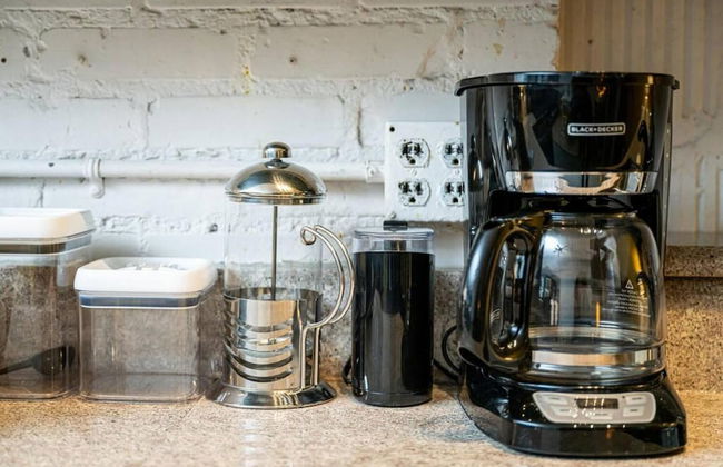 Elegant Edgy Loft on Historic Alley Parking - Foto 37