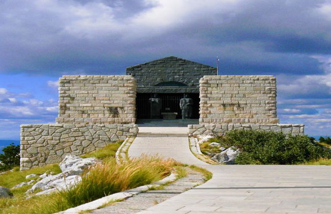 Lovćen Private Tour: Cetinje – Parque Nacional Lovćen – Mausoléu de Njegoš - Foto 3