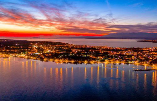 Very spacious - fully air conditioned - apartment nearby Vir bus station - Foto 3