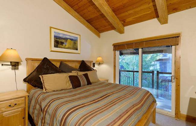 The Crestwood Condominiums - Foto 6