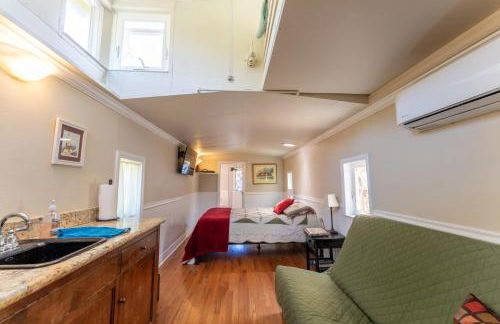 Little Red Caboose - Foto 18