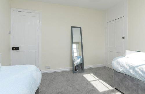 Big PROMO! Central Canterbury City Escape 2BR 2BA House, en-suite, Couples Retreat, Perfect For Families, Students, Relocators FREE Parking Fast WiFi - Foto 7