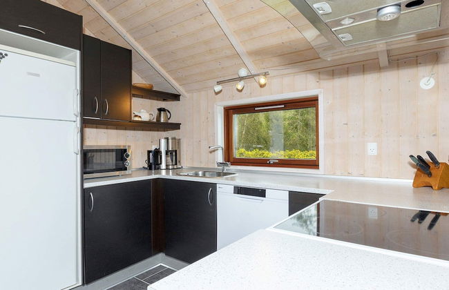 Peaceful Cottage in Ã˜ster Assels with Hot Tub - Photo 5