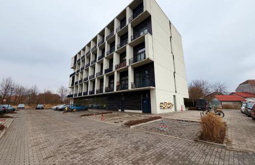Wrocław Airport Studio with Mezzanine by BookingHost - Foto 6