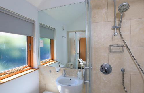 Courtyard Cottage - Photo 26