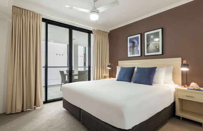 Oaks Brisbane River City Suites - Photo 33