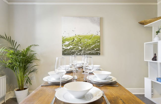 Family Friendly 3BR House w garden BBQ - Foto 17