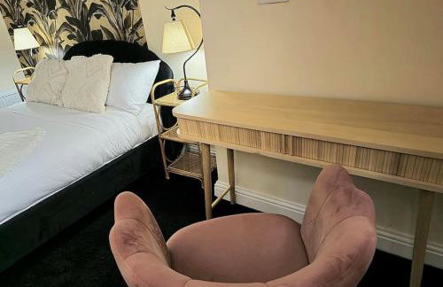 Spacious Home for Longer Stays - Contractors & Relocators Welcome - Photo 10