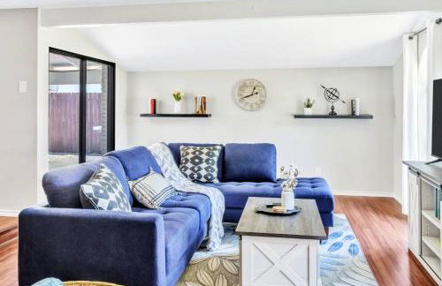 Jacuzzi & Pool House w/Game Room + Fire table - Foto 31