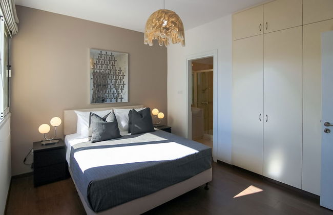 Phaedrus Living: Erato Luxury Penthouse - Photo 3