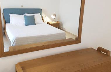 Byron House - Photo 3