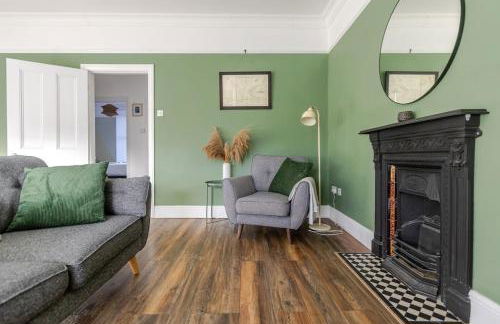 Stylish 3-Bed Home - 2 Mins to Beach & Town - Foto 50