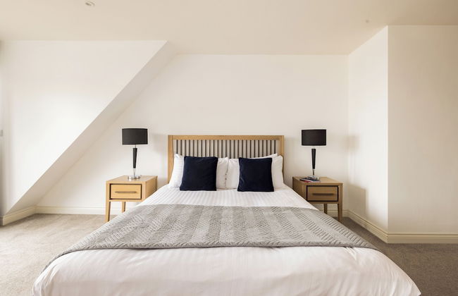 Staines City Centre by Charles Hope - Photo 2