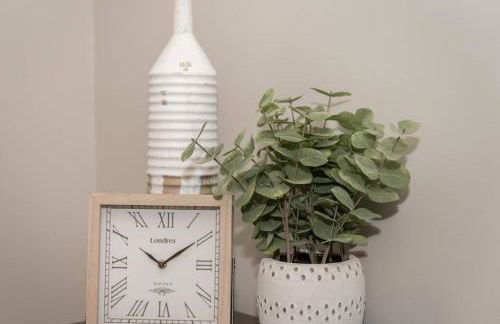 Stylish & Spacious Home Near ATL - Foto 18