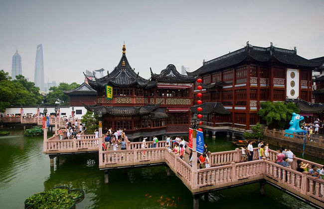 Shanghai Day Trip of Zhujiajiao Water Town, Jade Buddha Temple and Tianzifang - Foto 1