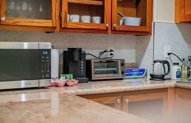 Monterey Park Retreat: Spectacular Views & Comfort - Foto 11