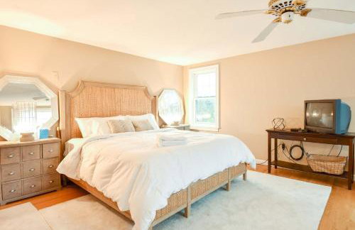 Spacious w Basketball Court & Playground - Foto 16