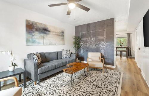 Stylish 2BR Urban Stay Near CAE Pet Friendly - Photo 1