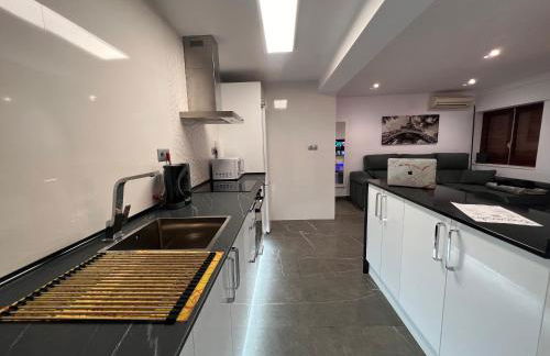 Apartamento espacioso de diseño a 3 min RENFE. - Photo 9