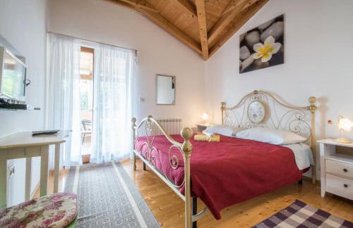 Villa Sandi, mediterranean Villa with pool and jacuzzi - Foto 3