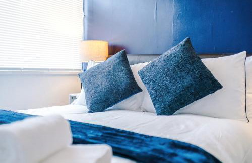 Charming 2 Bed House, Sleeps 6, Free parking, Contractors welcome - Foto 21