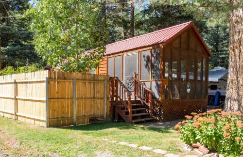 The Weminuche Cabin #80 at Blue Spruce RV Park & Cabins - Foto 2