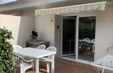 Maisonnette Mimosa H3 avec piscine intérieure chauffée accès plage à pied - Foto 1