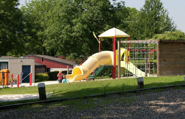 Well-kept Bungalow With Fireplace Near Valkenburg - Photo 11