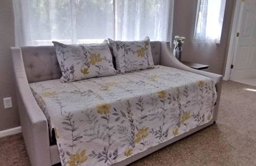 Backwoods Guesthouse Near VIR - Foto 17