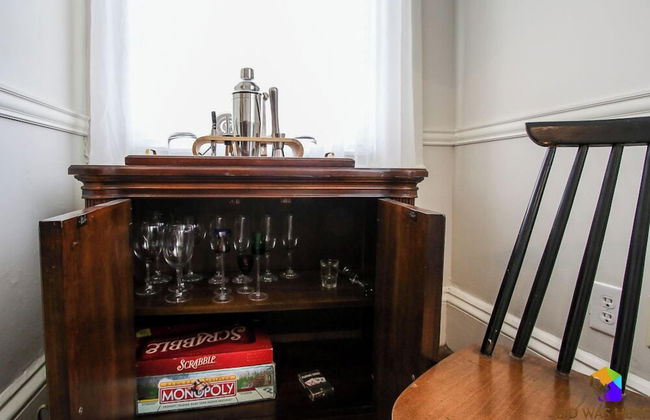 Artist's House Upper Apt Walk to Forsyth - Photo 54