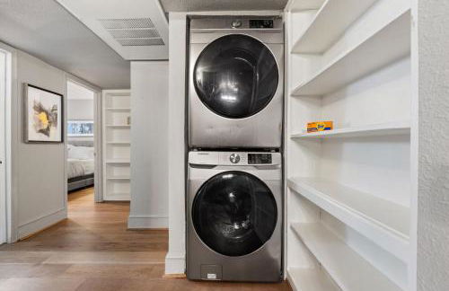 Upscale Dallas Condo Pool, Sauna & Cold Plunge - Foto 14