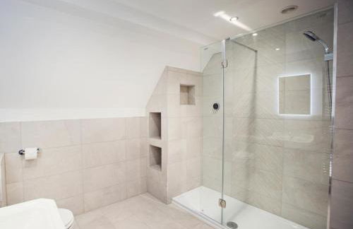 5 Bed in Worcester oc-75602 - Photo 11