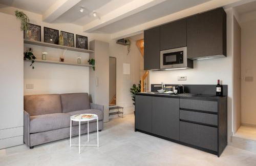 Via Avelli, 4 - Florence Charming Apartments - Attico al 5to piano senza ascensore vicino Stazione Con terrazza con Vista Santa Maria Novella - Foto 2